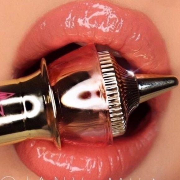 NIB🔥"I'm The Boss" Last 1 😍 The Gloss by Jeffree Star ❤️RARE Coral Shimmer 🪸 - Picture 2 of 11